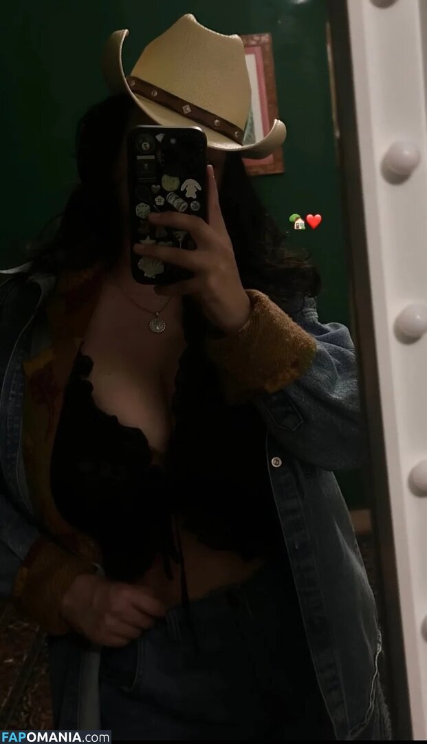 Josahandry Lia / josahandrylia / liasmooda Nu OnlyFans  Photo fuitée #129