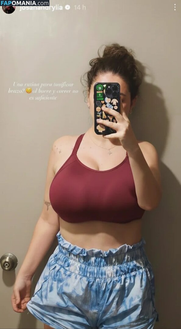 Josahandry Lia / josahandrylia / liasmooda Nu OnlyFans  Photo fuitée #131