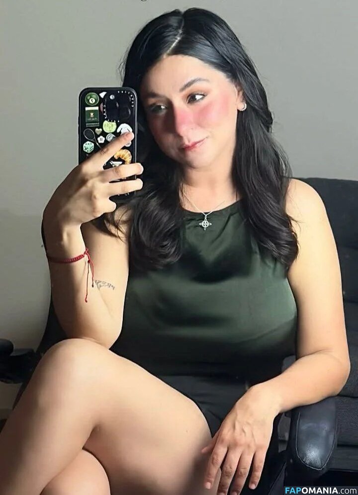 Josahandry Lia / josahandrylia / liasmooda Nu OnlyFans  Photo fuitée #133