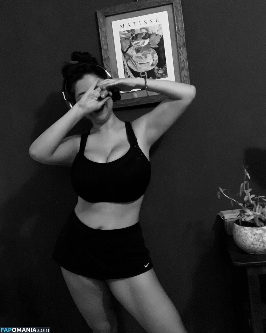 Josahandry Lia / Josahandrylia Nu OnlyFans  Photo fuitée #3