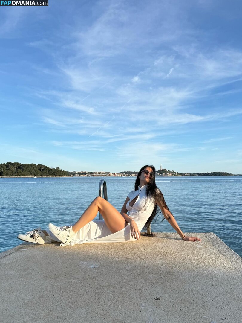 Jovana Djordjevic / callmelolita Nu OnlyFans  Photo fuitée #3