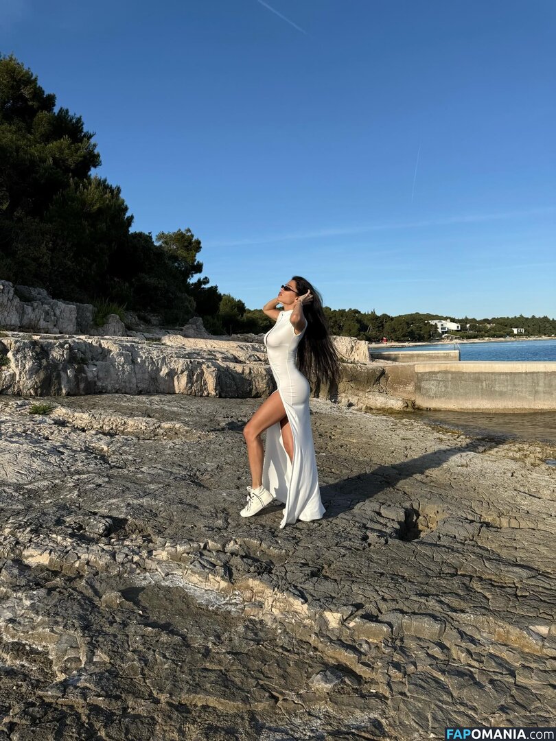 Jovana Djordjevic / callmelolita Nu OnlyFans  Photo fuitée #8
