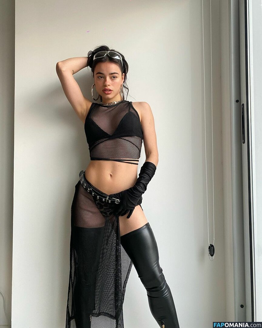 Juli Savioli / julisavioli Nu OnlyFans  Photo fuitée #39