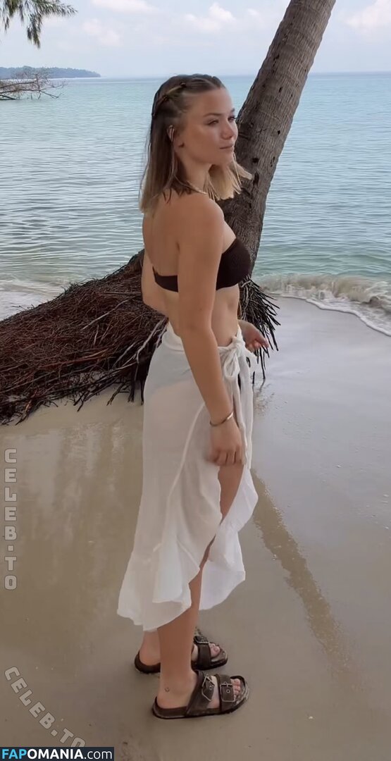 Julia Beautx / JuliaBeautx / julia_beautx Nu OnlyFans  Photo fuitée #833