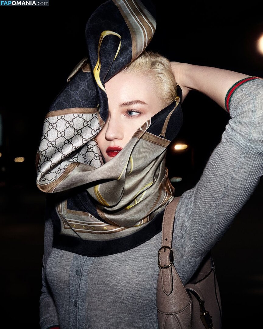 Julia Garner / juliagarnerofficial / ztyg_29 Nu OnlyFans  Photo fuitée #16