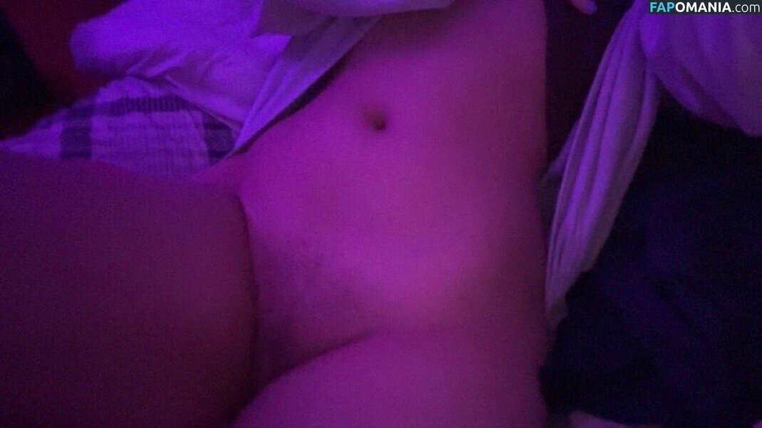 Julia Graham / https: / teasingmoon / teasingmoon... / temptedevil / temptedevil... Nu OnlyFans  Photo fuitée #17