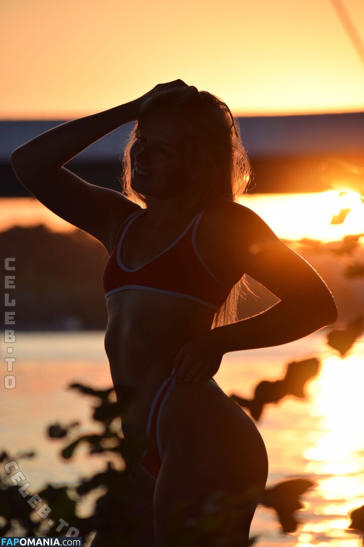 Julia Haas / julia__haas Nu OnlyFans  Photo fuitée #1