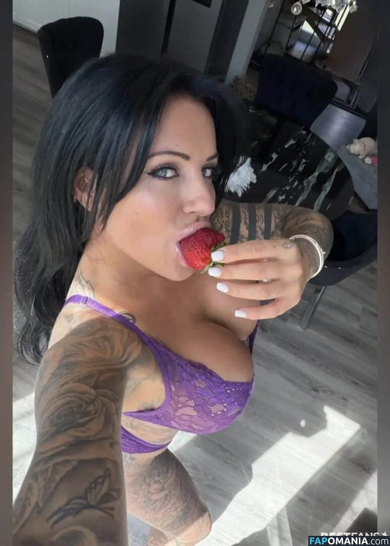Julia Jasmin / followjuliajasmin Nu OnlyFans  Photo fuitée #6