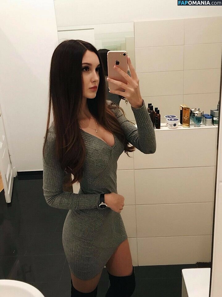 Julia Majch / Moonunyo / Shieru Nu OnlyFans  Photo fuitée #54