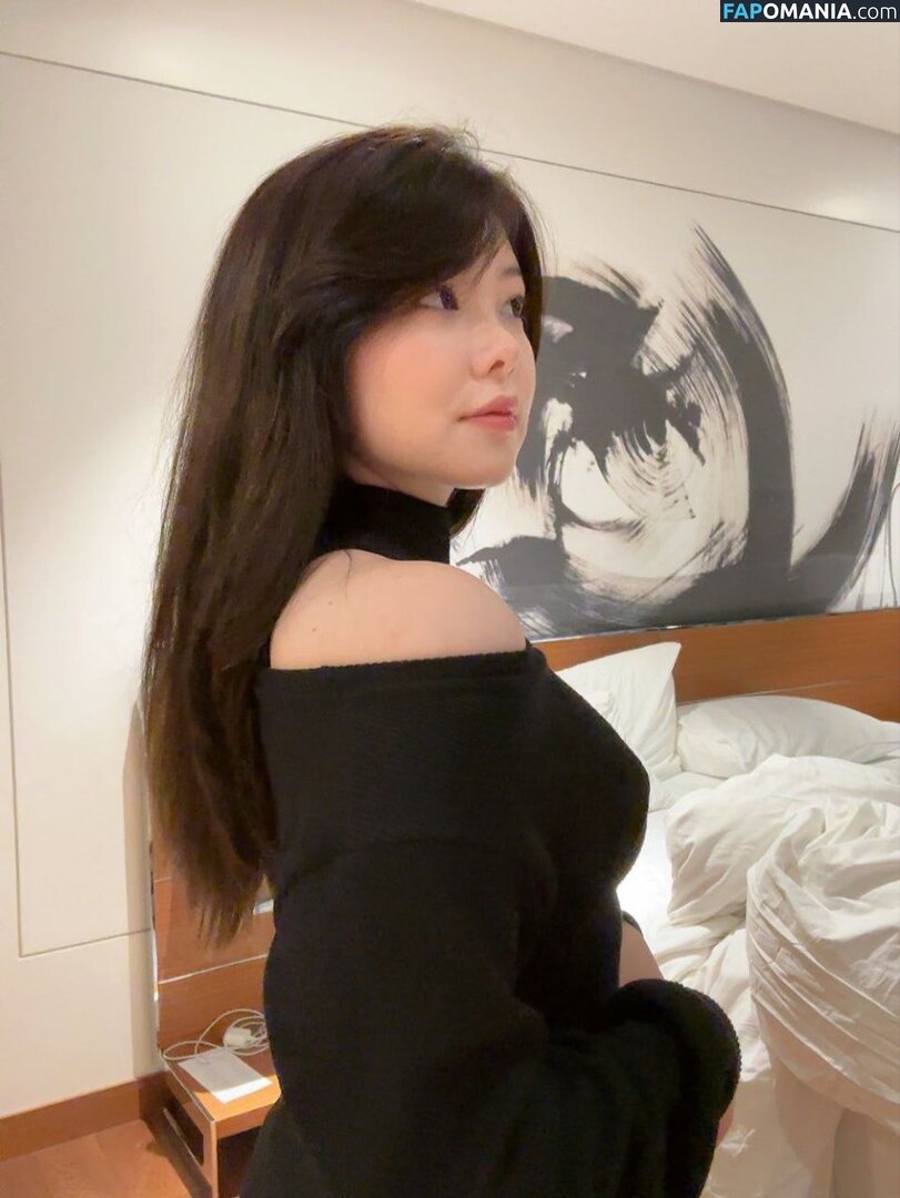 Júlia Nakamura / Mayumi / jumayumin1 Nu OnlyFans  Photo fuitée #1