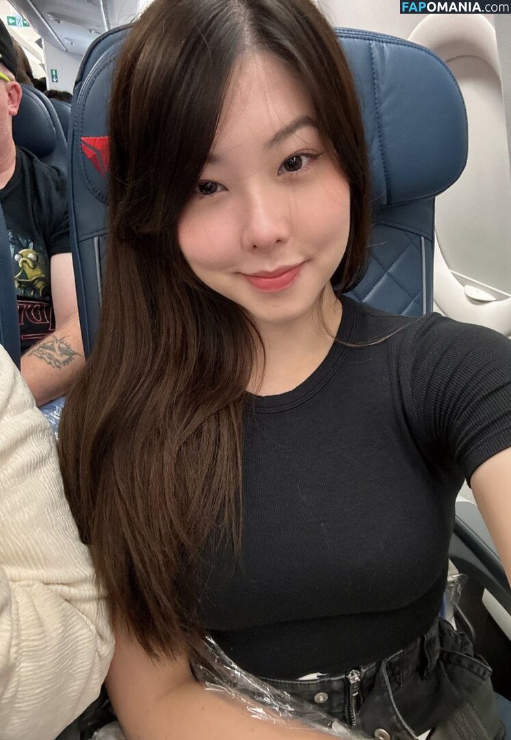 Júlia Nakamura / Mayumi / jumayumin1 Nu OnlyFans  Photo fuitée #4
