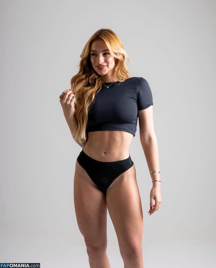 Julia Puzzuoli / juliapuzzuoli Nu OnlyFans  Photo fuitée #3
