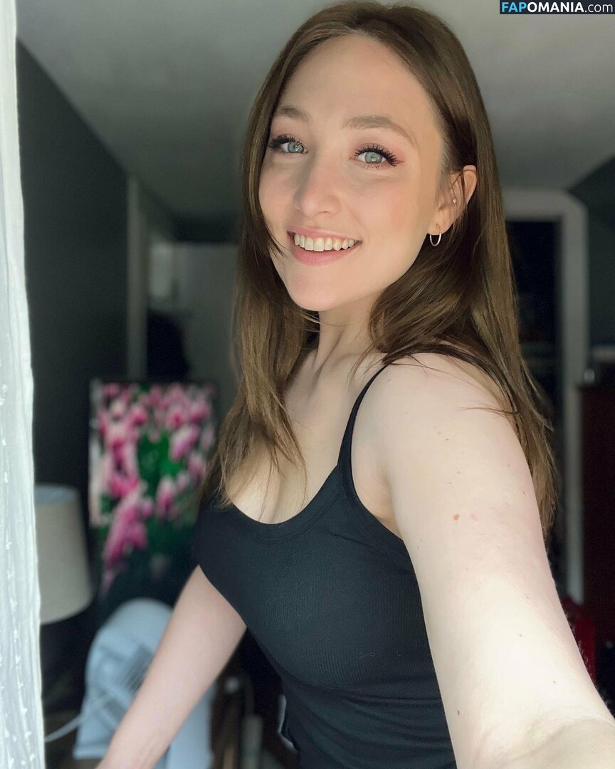 julia_tv / juliatvgames Nu OnlyFans  Photo fuitée #6