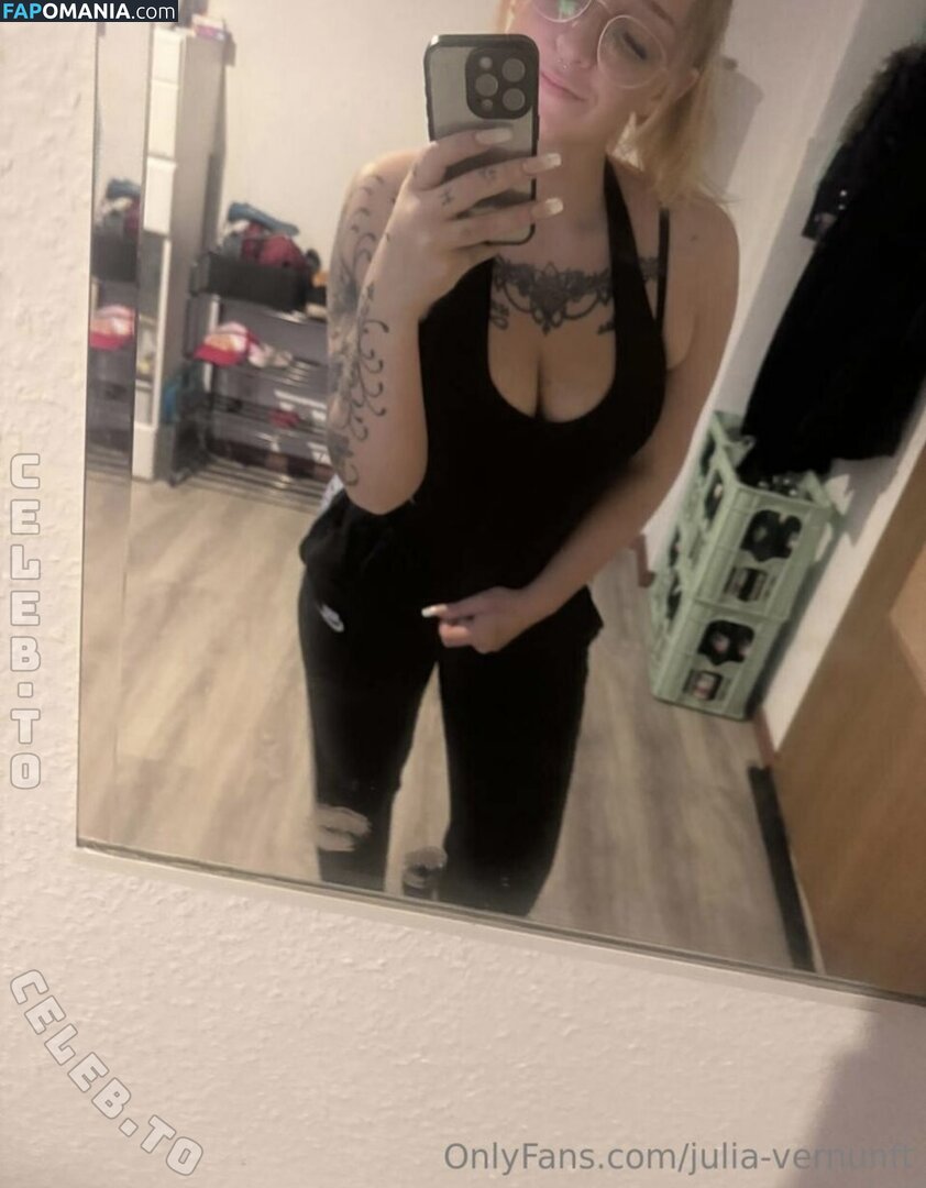 Julia vernunft / Julia-vernunft Nu OnlyFans  Photo fuitée #2