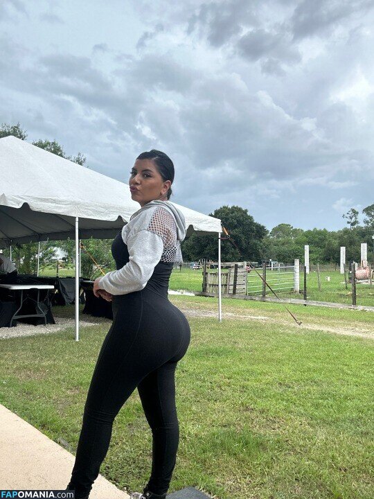 Juliabadbutt Nu OnlyFans  Photo fuitée #1