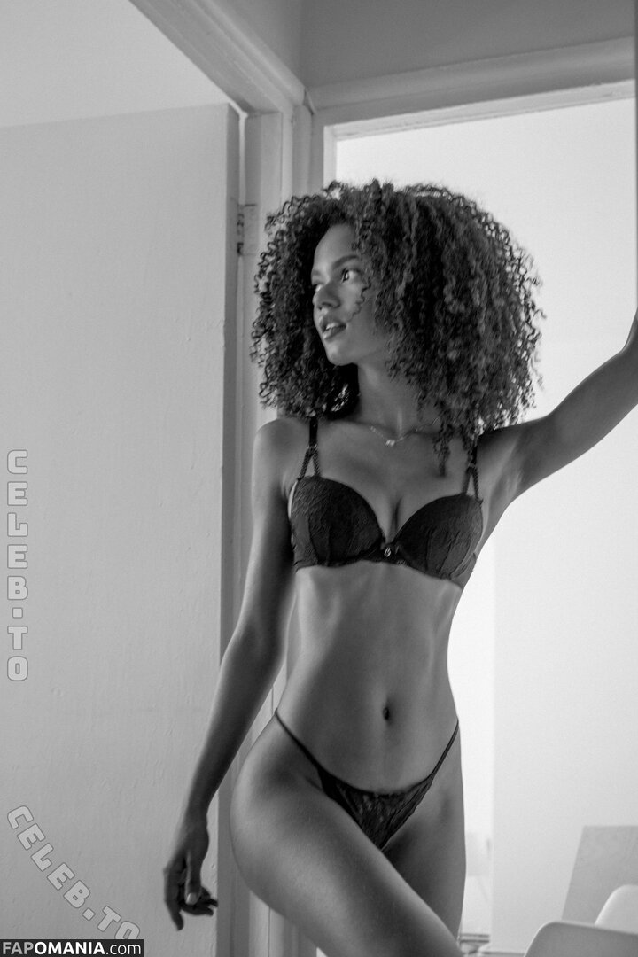 Juliana Nalu / https: / juliananalu / naluando / nalujuliana Nu OnlyFans  Photo fuitée #315