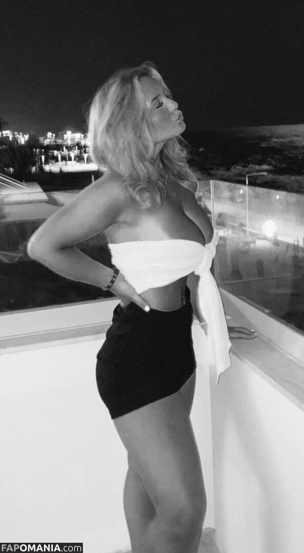 Julianne Larsen / larsen_julianne Nu OnlyFans  Photo fuitée #8