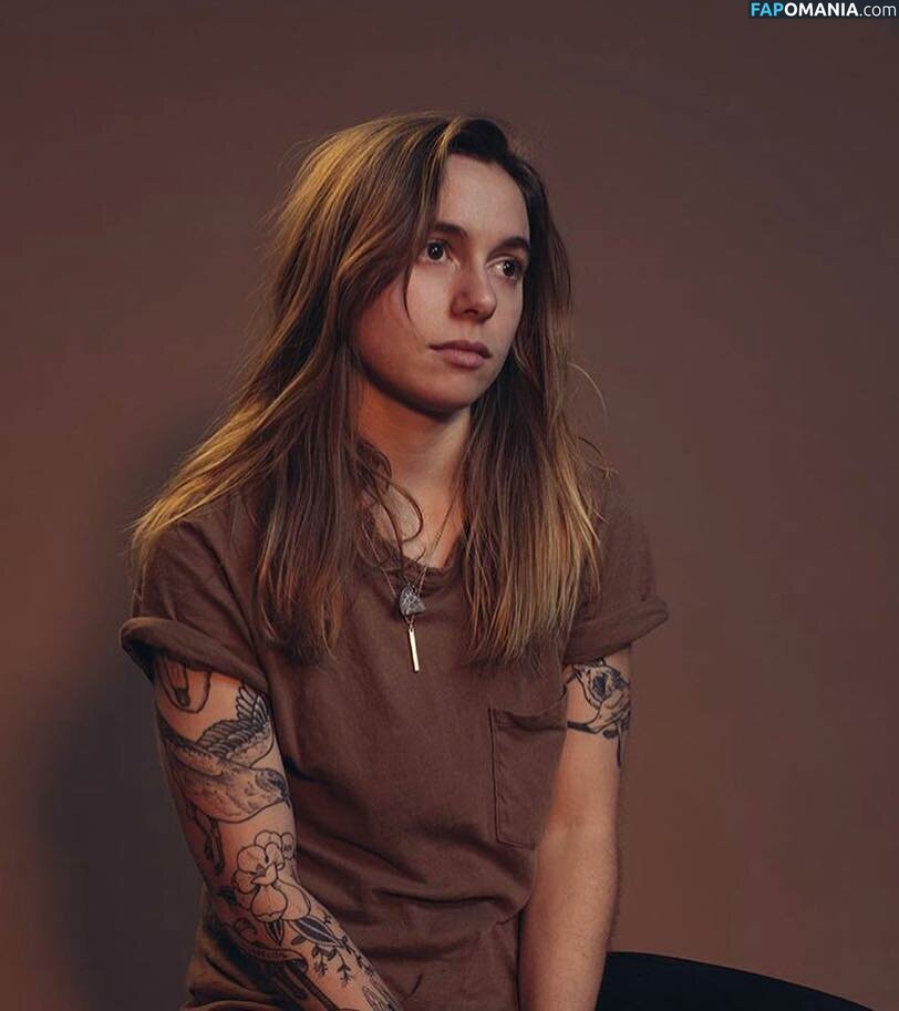 Julien Baker / julienrbaker Nu OnlyFans  Photo fuitée #24