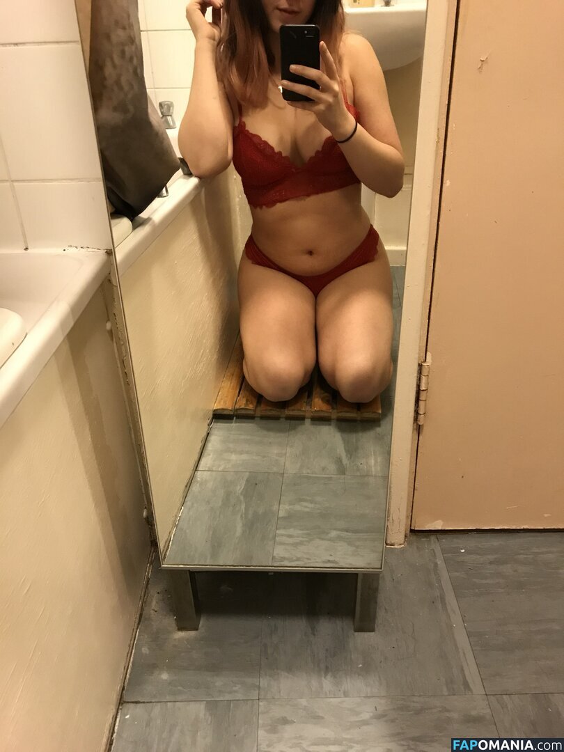 jupiter / mama_watchi / yaprax96 Nu OnlyFans  Photo fuitée #8