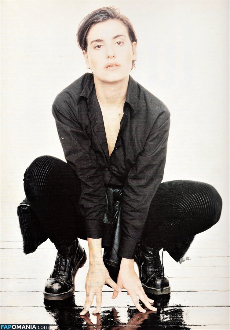 Justine Frischmann Nu OnlyFans  Photo fuitée #2