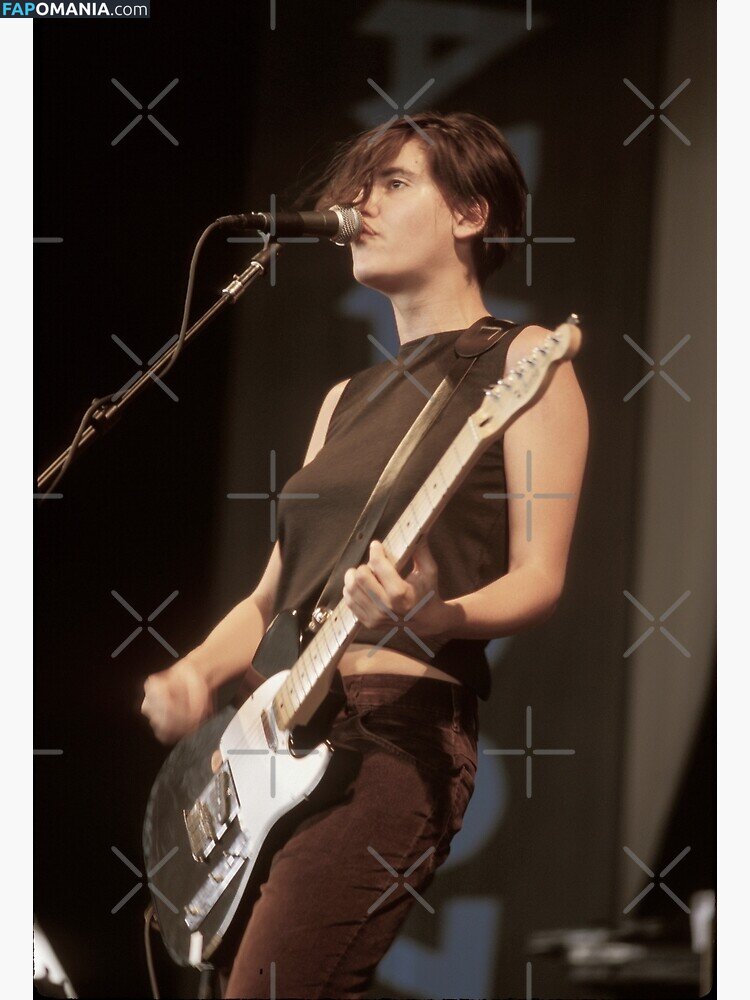 Justine Frischmann Nu OnlyFans  Photo fuitée #4