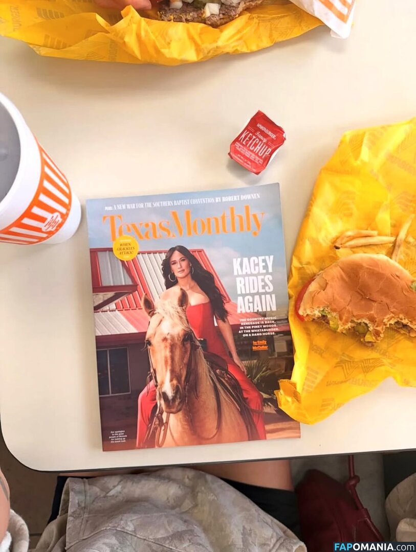 Kacey Musgraves / heavenlyyhazel / spaceykacey Nu OnlyFans  Photo fuitée #17