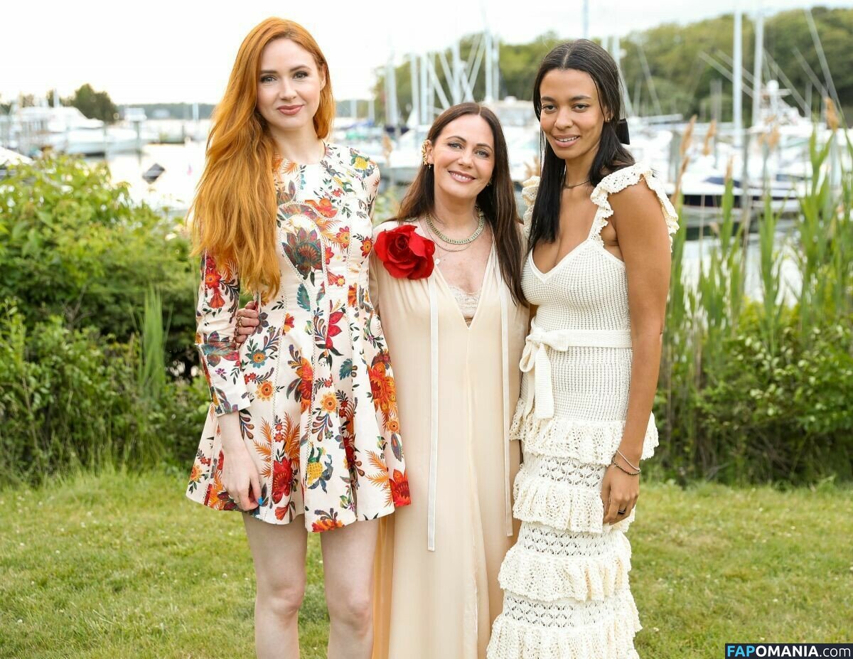 Karen Gillan / karengillan Nu OnlyFans  Photo fuitée #5