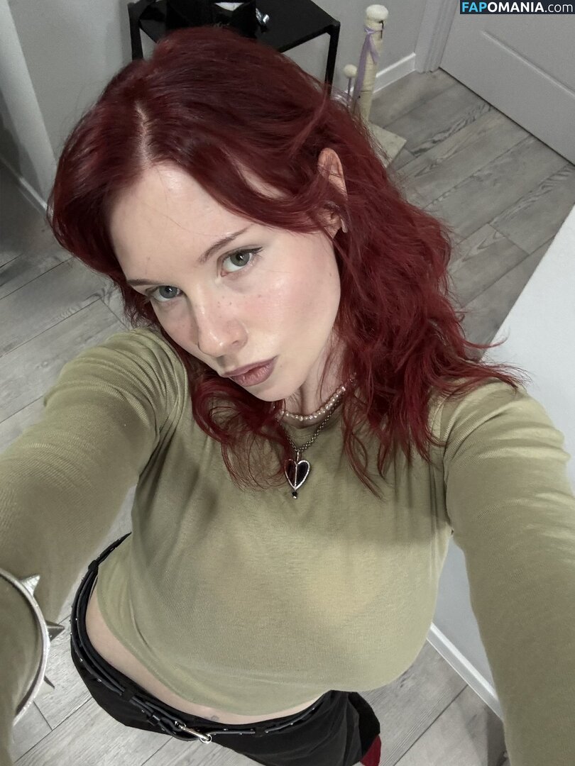 Karina Kherman / NebelaiaK / kher.man Nu OnlyFans  Photo fuitée #5
