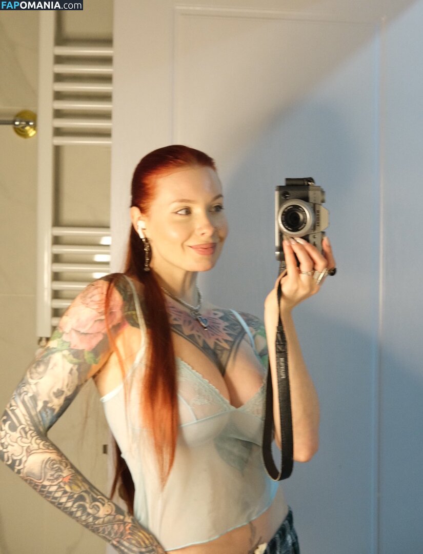 Karina Kherman / NebelaiaK / kher.man Nu OnlyFans  Photo fuitée #11