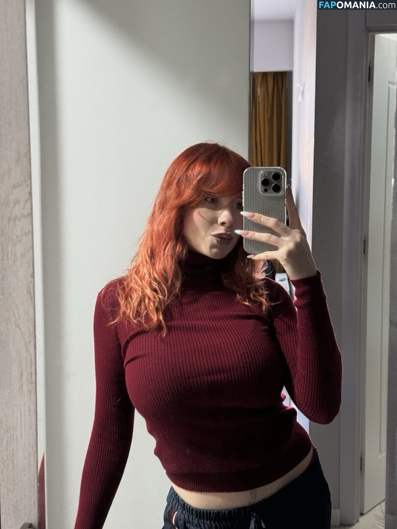 Karina Kherman / NebelaiaK / kher.man Nu OnlyFans  Photo fuitée #15