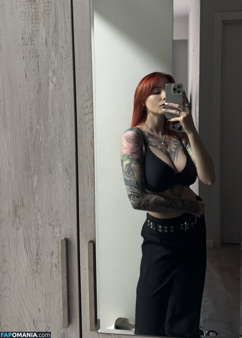 Karina Kherman / NebelaiaK / kher.man Nu OnlyFans  Photo fuitée #16