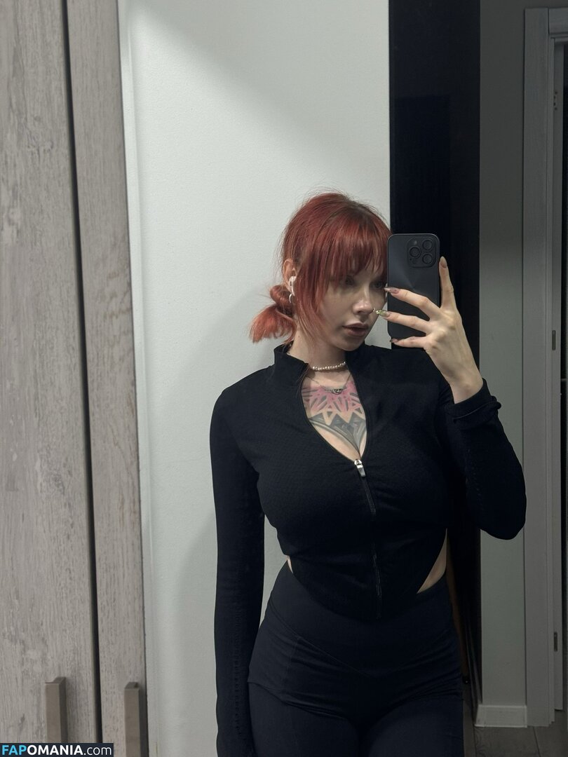 Karina Kherman / NebelaiaK / kher.man Nu OnlyFans  Photo fuitée #17