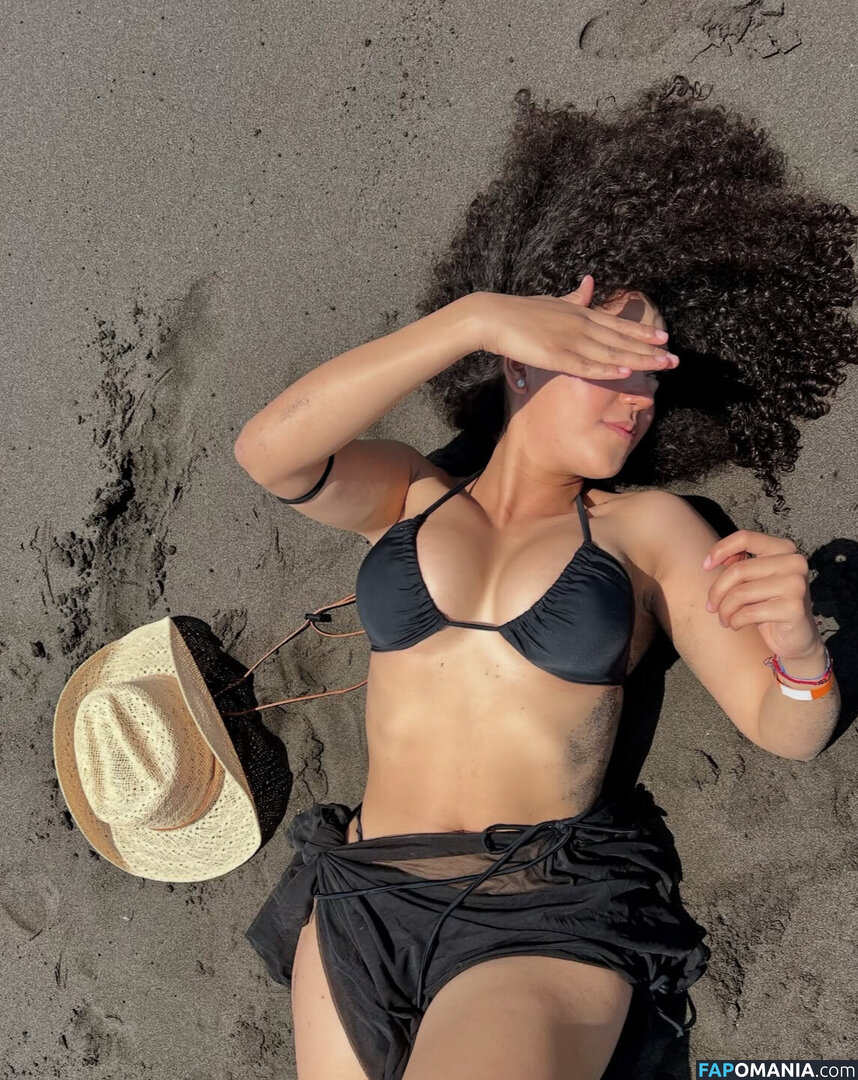 Karla Alessandra / Ksscurl Nu OnlyFans  Photo fuitée #5