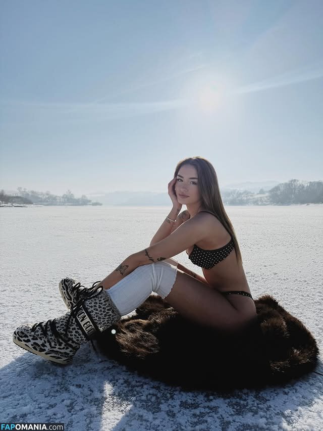 Katia Dupenkova / kkatrunia Nu OnlyFans  Photo fuitée #5