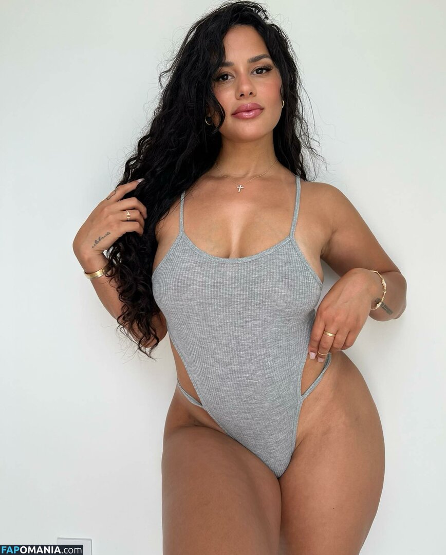 Katya Elise Henry / katyaelisehenry / katyaelisehenrysworld Nu OnlyFans  Photo fuitée #6