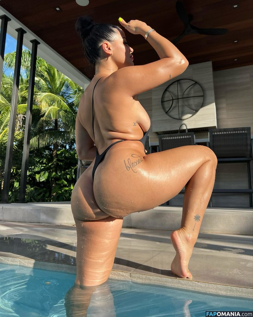 Katya Elise Henry / katyaelisehenry / katyaelisehenrysworld Nu OnlyFans  Photo fuitée #42