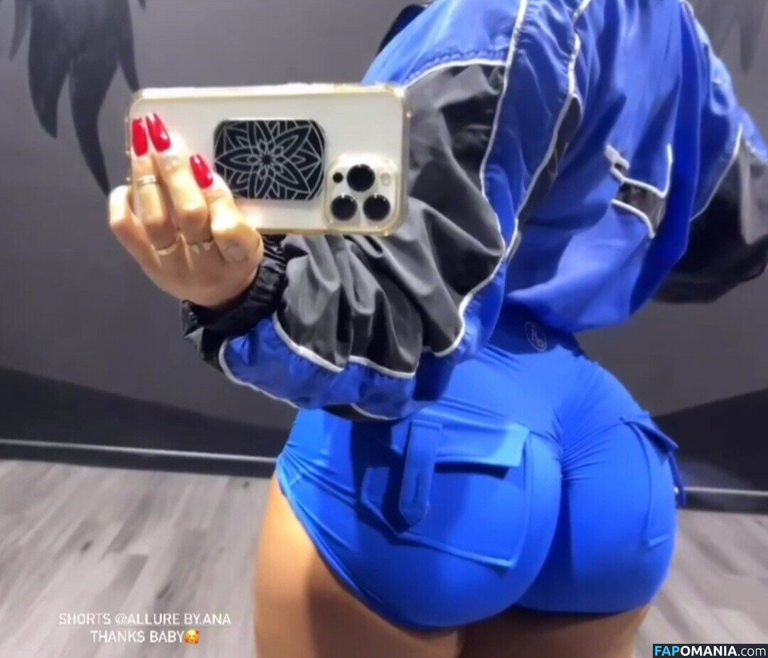 Katya Elise Henry / katyaelisehenry / katyaelisehenrysworld Nu OnlyFans  Photo fuitée #102