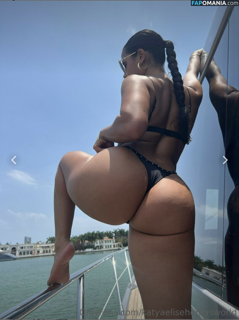 Katya Elise Henry / katyaelisehenry / katyaelisehenrysworld Nu OnlyFans  Photo fuitée #702