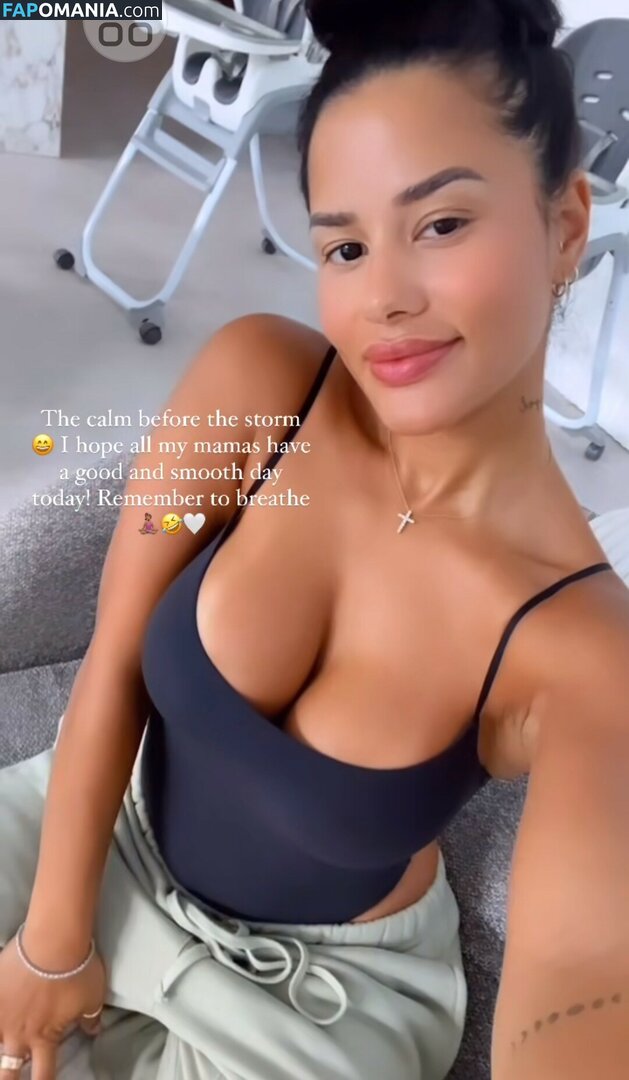 Katya Elise Henry / katyaelisehenry / katyaelisehenrysworld Nu OnlyFans  Photo fuitée #965