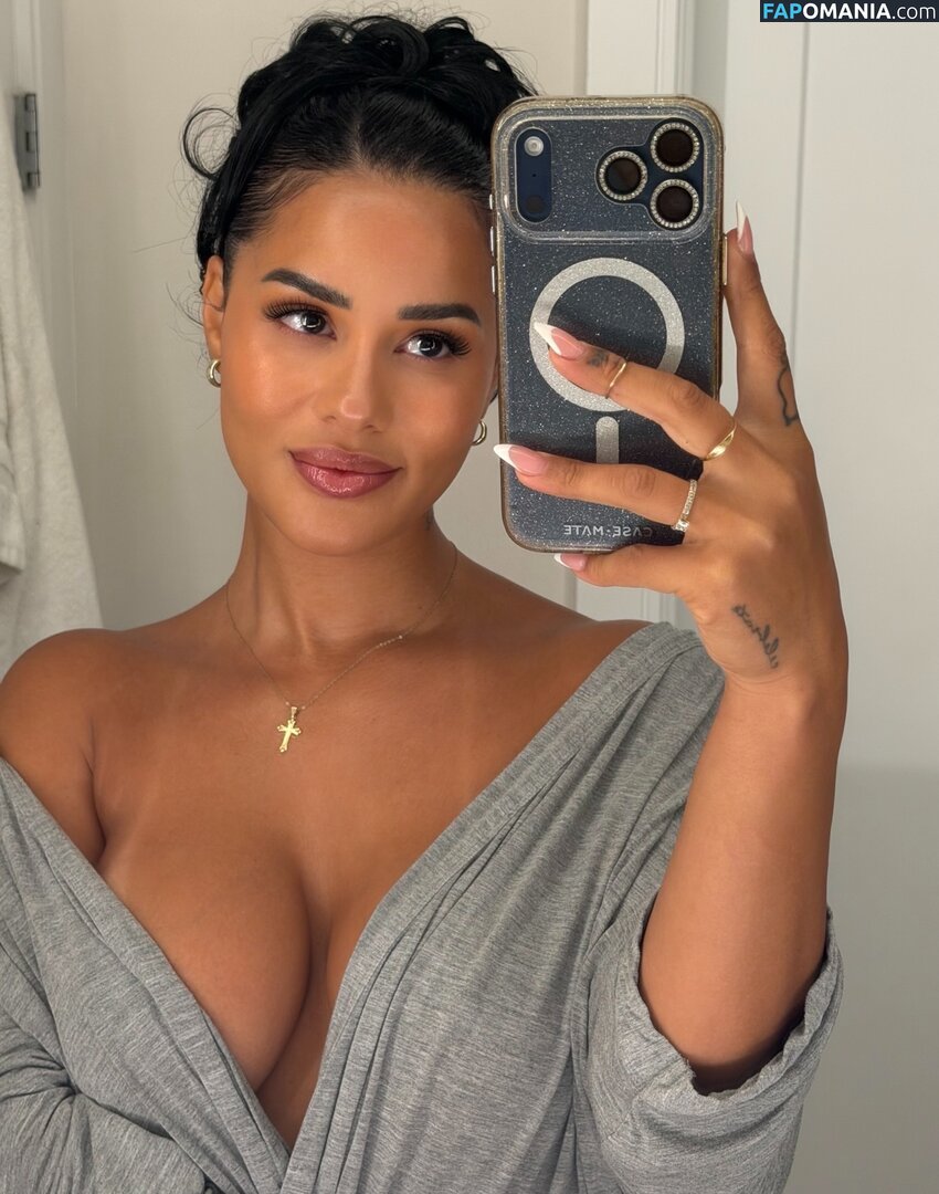Katya Elise Henry / katyaelisehenry / katyaelisehenrysworld Nu OnlyFans  Photo fuitée #1054