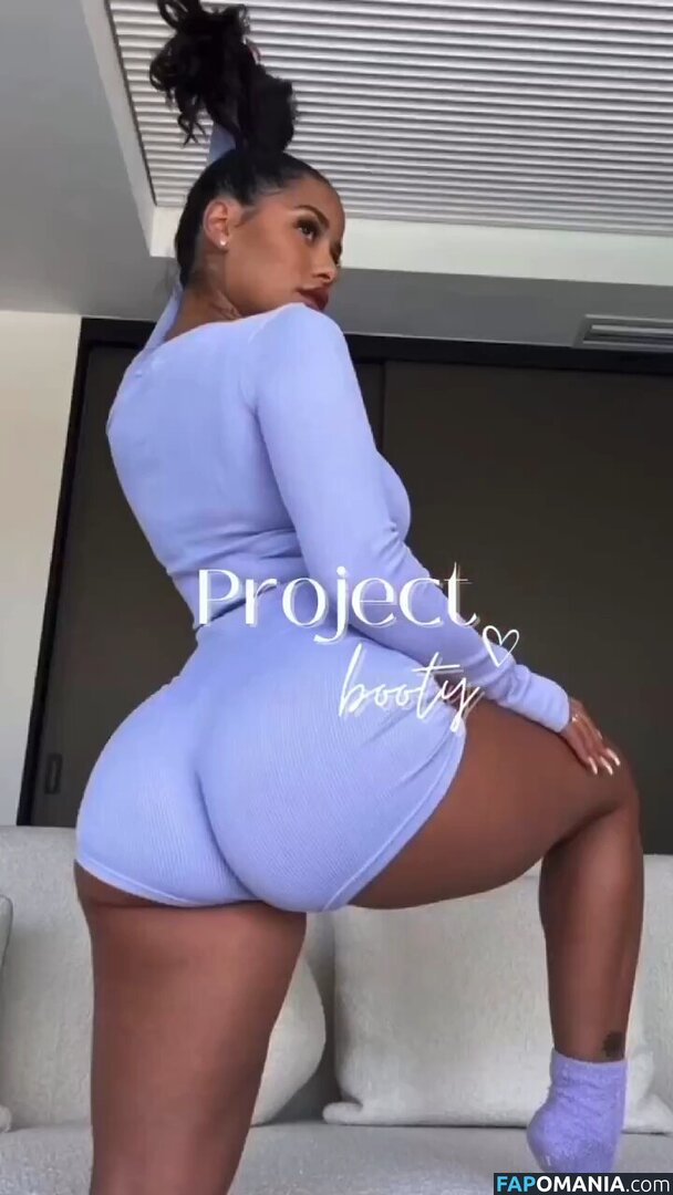 Katya Elise Henry / katyaelisehenry / katyaelisehenrysworld Nu OnlyFans  Photo fuitée #1061