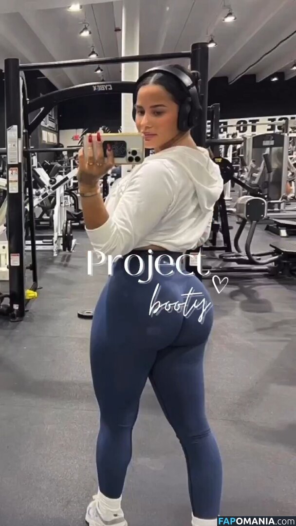 Katya Elise Henry / katyaelisehenry / katyaelisehenrysworld Nu OnlyFans  Photo fuitée #1075