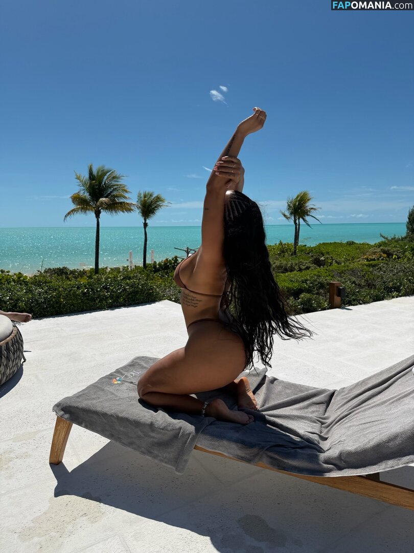 Katya Elise Henry / katyaelisehenry / katyaelisehenrysworld Nu OnlyFans  Photo fuitée #1081