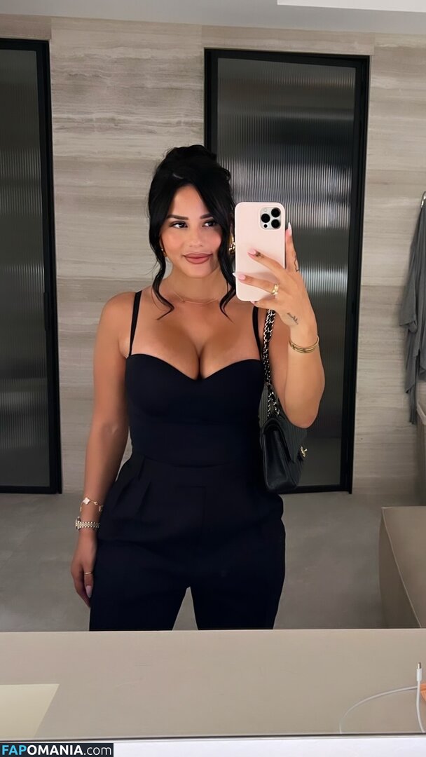 Katya Elise Henry / katyaelisehenry / katyaelisehenrysworld Nu OnlyFans  Photo fuitée #1082