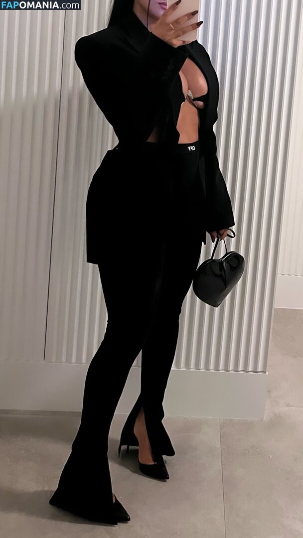 Katya Elise Henry / katyaelisehenry / katyaelisehenrysworld Nu OnlyFans  Photo fuitée #1083