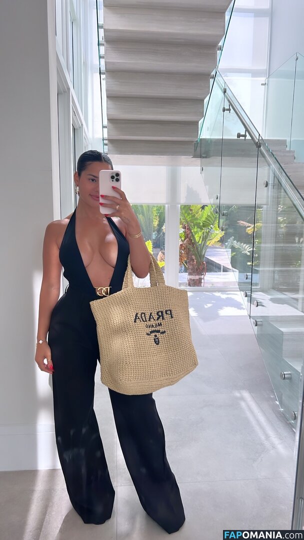 Katya Elise Henry / katyaelisehenry / katyaelisehenrysworld Nu OnlyFans  Photo fuitée #1092