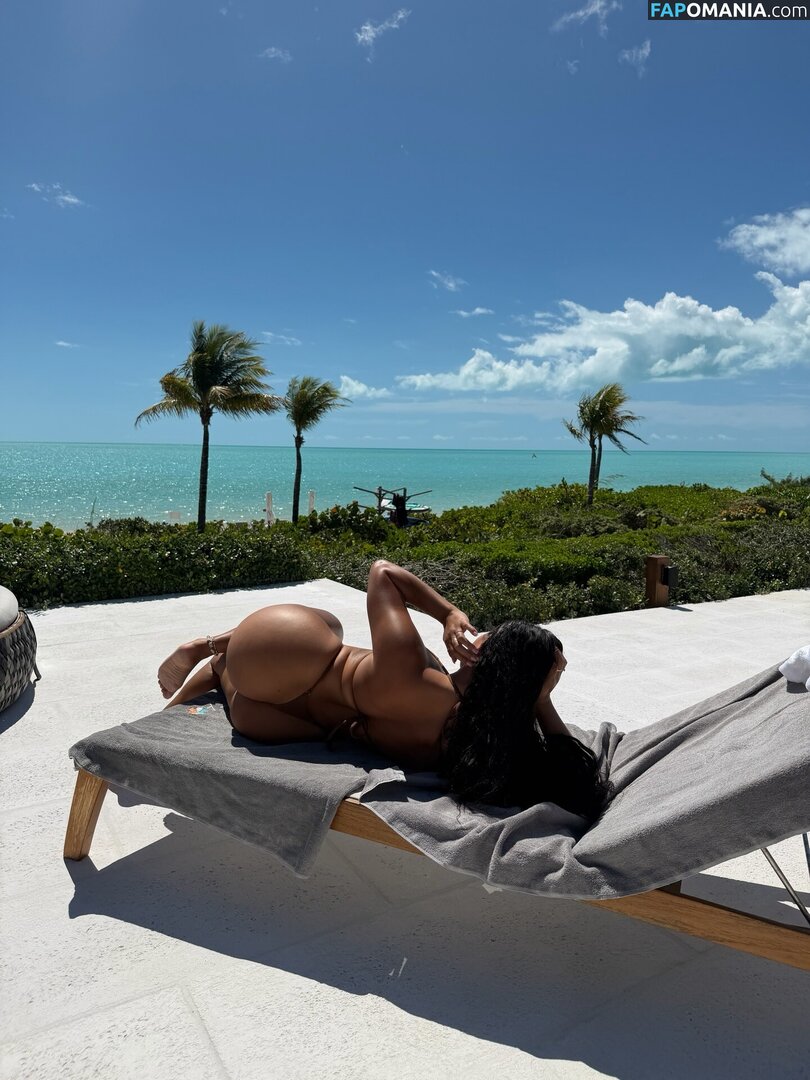 Katya Elise Henry / katyaelisehenry / katyaelisehenrysworld Nu OnlyFans  Photo fuitée #1110