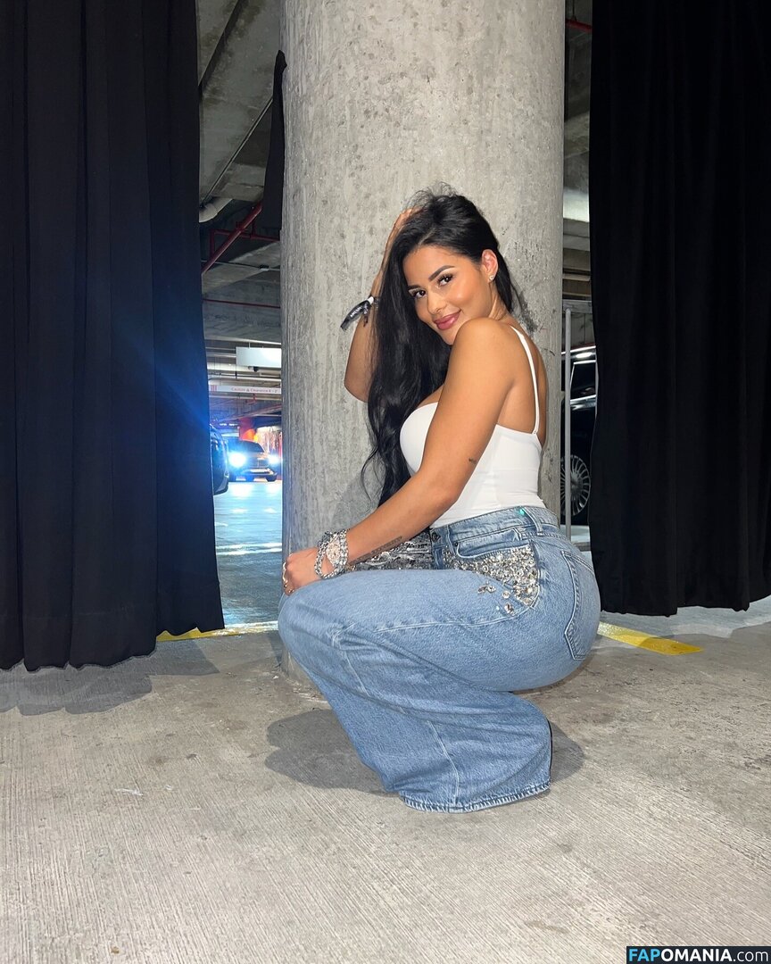 Katya Elise Henry / katyaelisehenry / katyaelisehenrysworld Nu OnlyFans  Photo fuitée #1118
