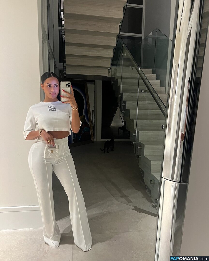 Katya Elise Henry / katyaelisehenry / katyaelisehenrysworld Nu OnlyFans  Photo fuitée #1120
