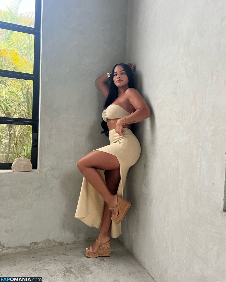 Katya Elise Henry / katyaelisehenry / katyaelisehenrysworld Nu OnlyFans  Photo fuitée #1126